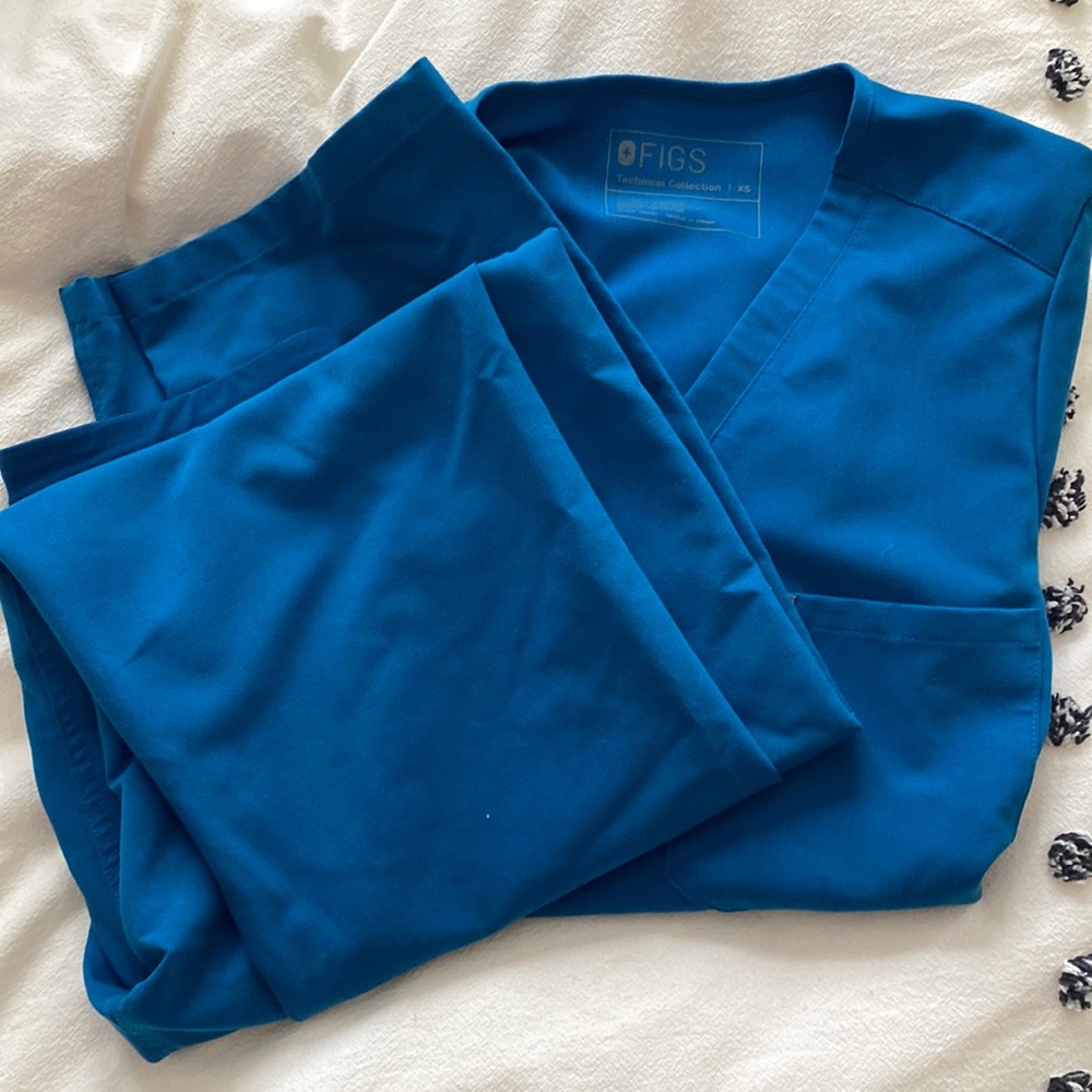 Figs Alps Blue scrub set
